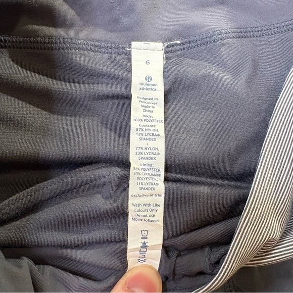 Lululemon Women’s Running Shorts Gray Size 6 Zipper Pocket - Picture 2 of 9
